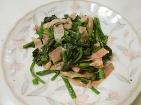 sauteed spinach and bacon with butter